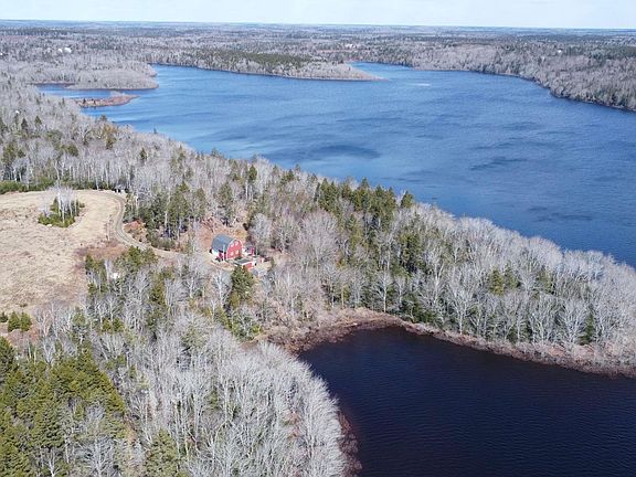 4th image of 576 Beaver River Rd