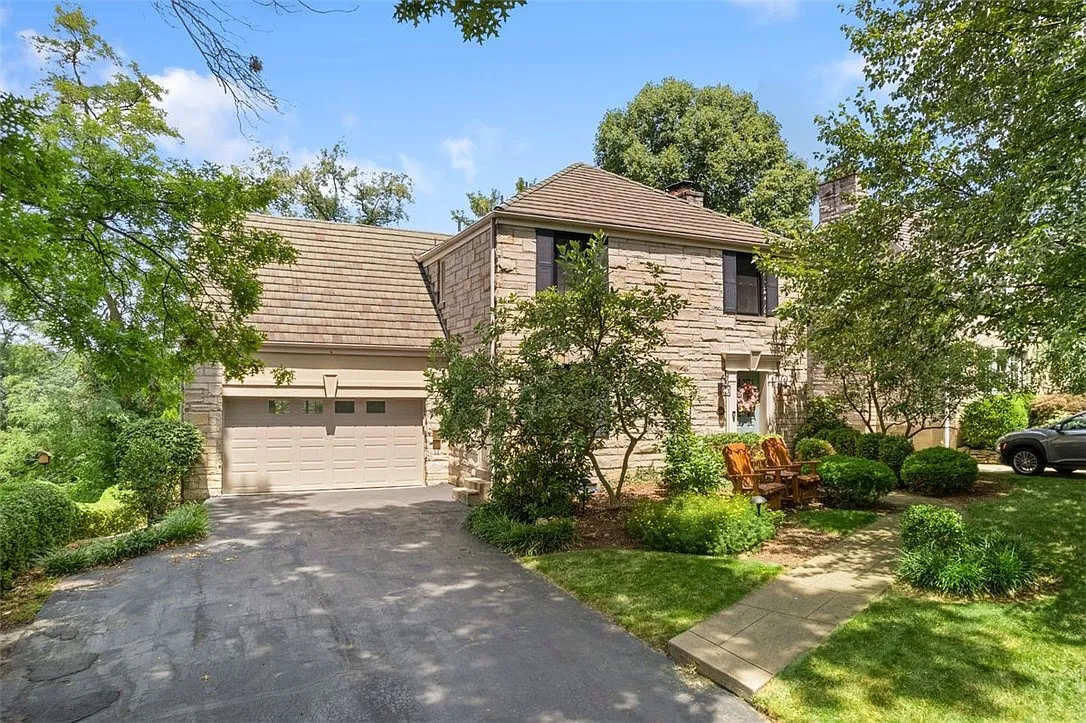 214 Vernon Dr photo 1