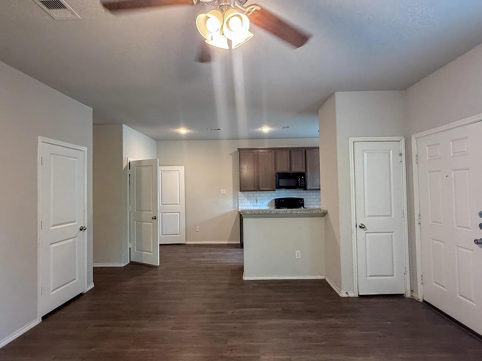 2 bed, 2.0 bath, 1015 sqft, $1,295 — Photo 4