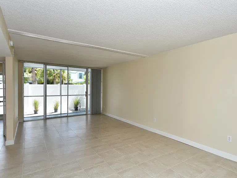 1250 2nd St #105 — Photo 7