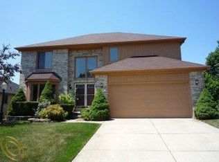 979 River Mist Dr, Rochester, MI 48307