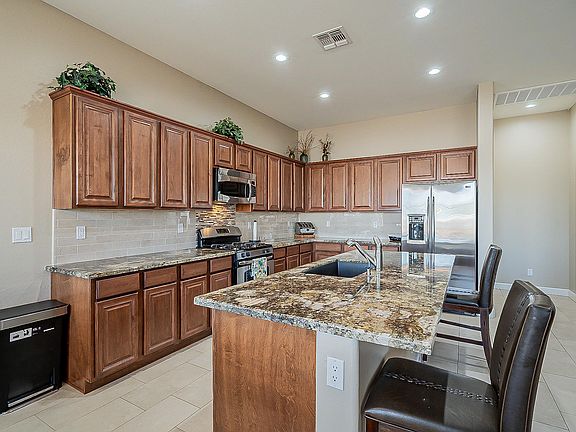 3rd image of 17630 W Dahlia Dr