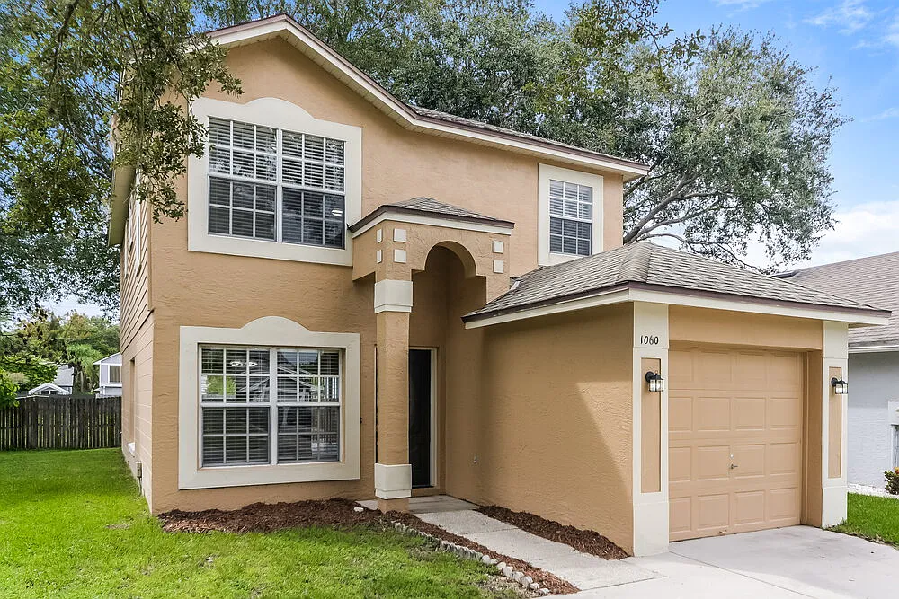 3 bed, 2.5 bath, 1573 sqft, $2,445 — Photo 4
