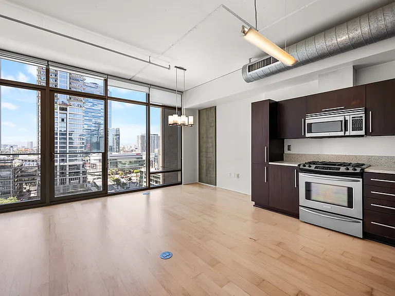 1100 S Hope St #1410 — Photo 26