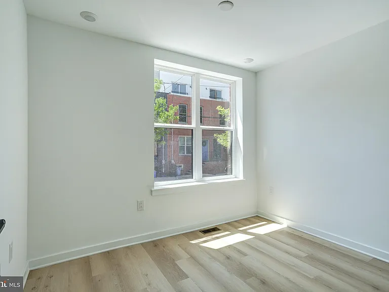2329 Ellsworth St #1 — Photo 4