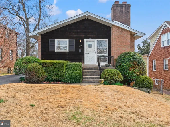 3712 9th St S, Arlington, VA 22204