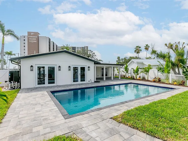 10350 Paradise Blvd — Photo 34