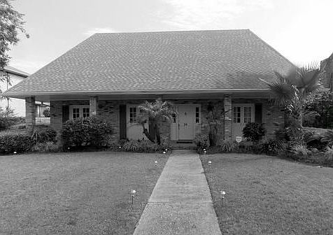 2nd image of 26 Chateau Mouton Dr