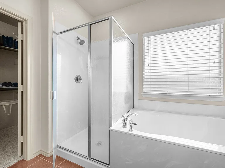 5701 Paluxy Sands Trl — Photo 29