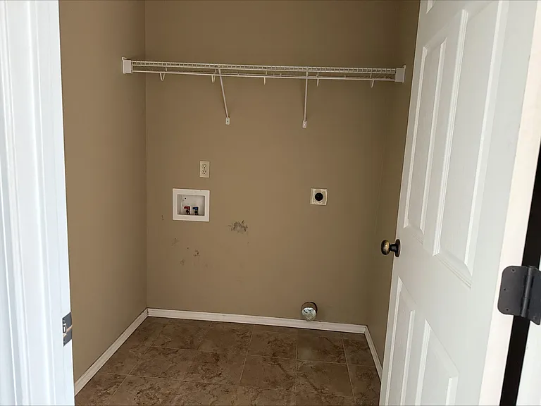 439 N Chandler Ave — Photo 14