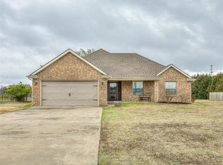 1740 N Dobbs Rd, Harrah, OK 73045