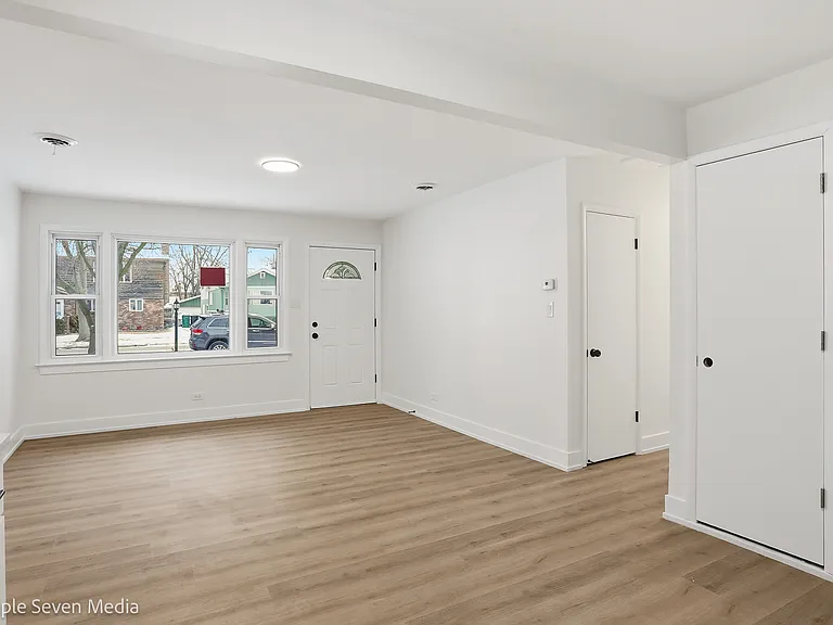 6135 Birmingham St — Photo 14