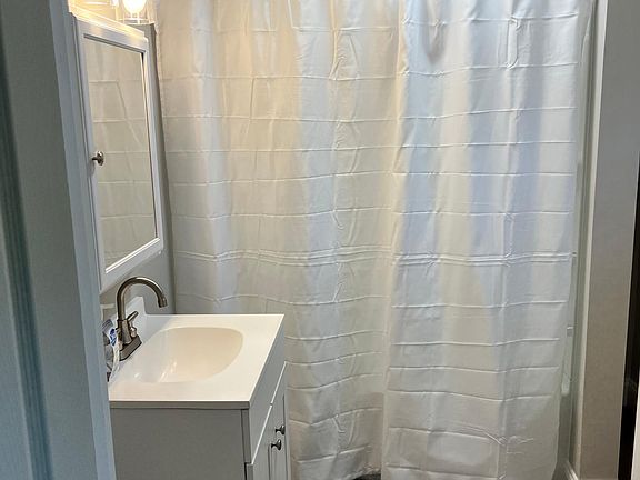 full bathroom. brand new shower/tub combo