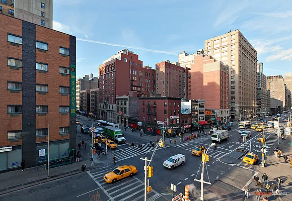 Sold by Modern Spaces | media 11