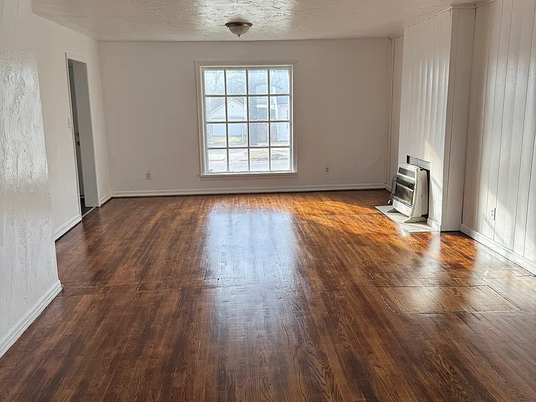 1010 S High School St — Photo 3