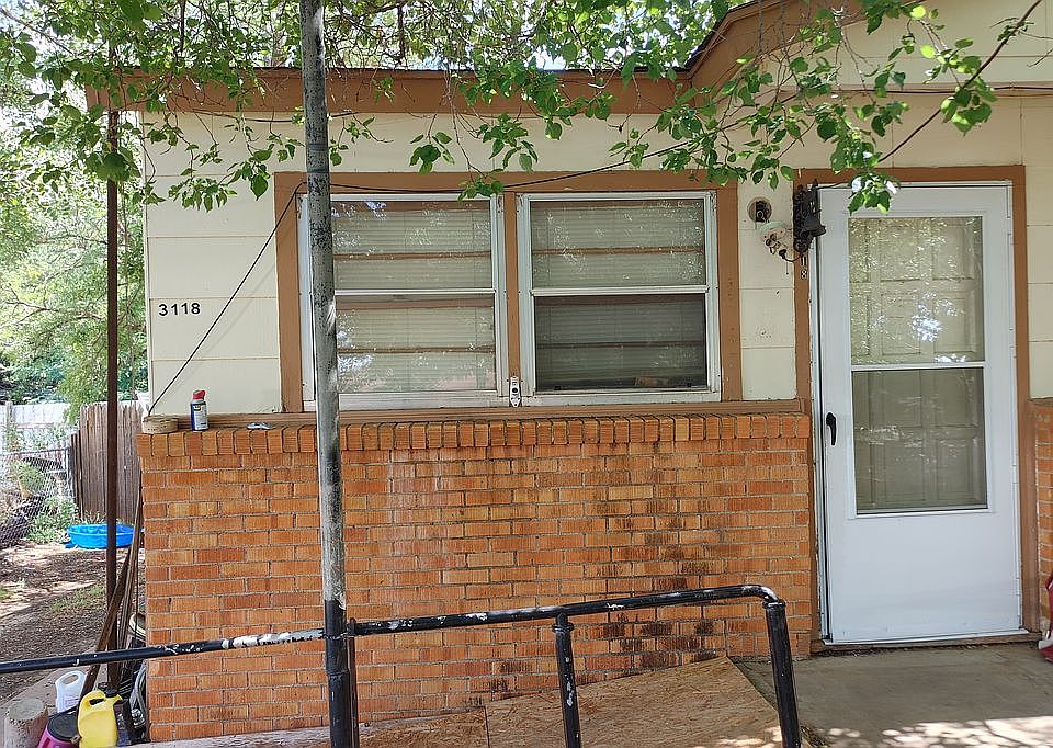 2nd image of 3118 Jarvis St