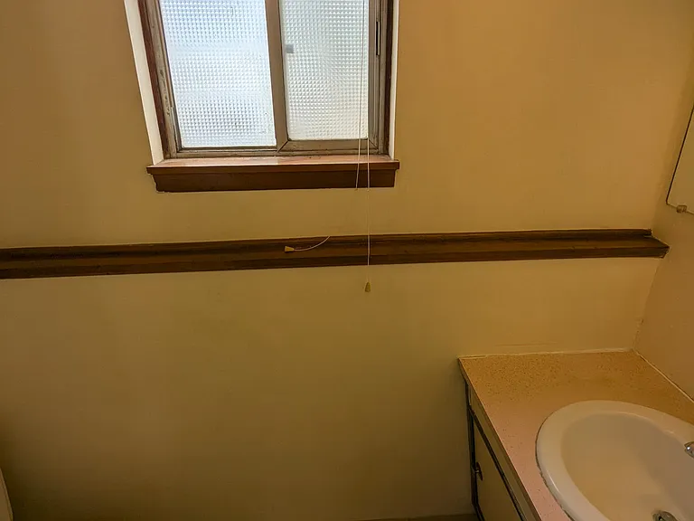 741 Guernsey Dr #2 — Photo 3