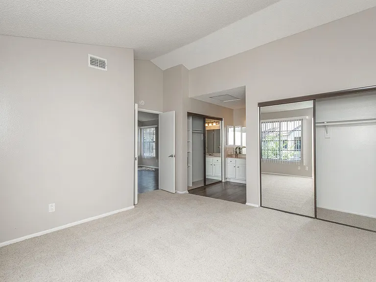 Oak Tree Court Apartment Homes — Photo 19