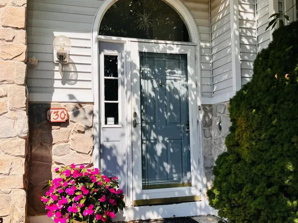 130 Spruce Ln, Collegeville, PA 19426