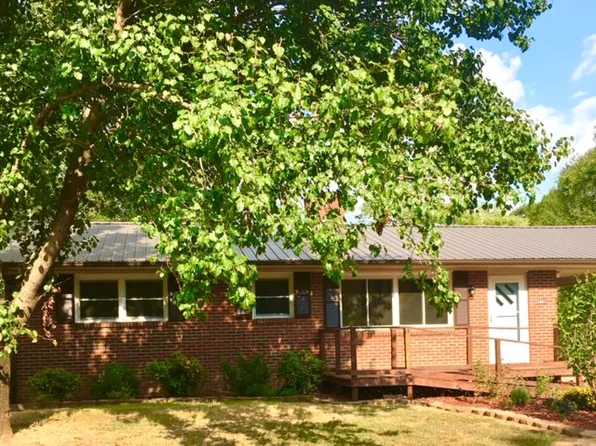 3601 Courtney Church Rd, Yadkinville, NC 27055