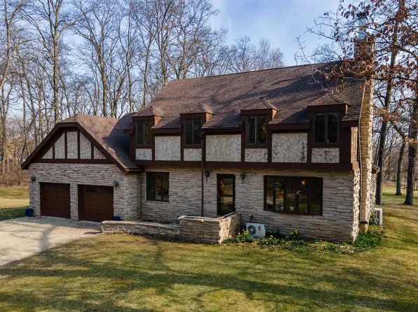 3860 Amber Ln, Deerfield, WI 53531