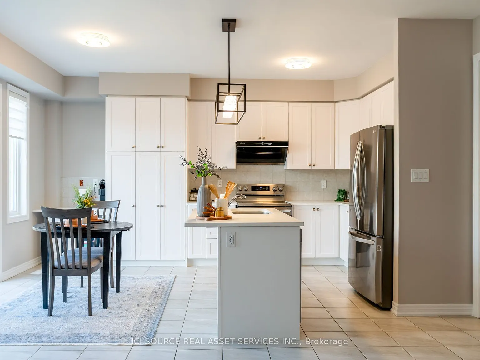 4 bed, $4,995 — Photo 2