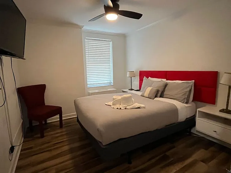 300 Peachtree St NE #15F — Photo 2
