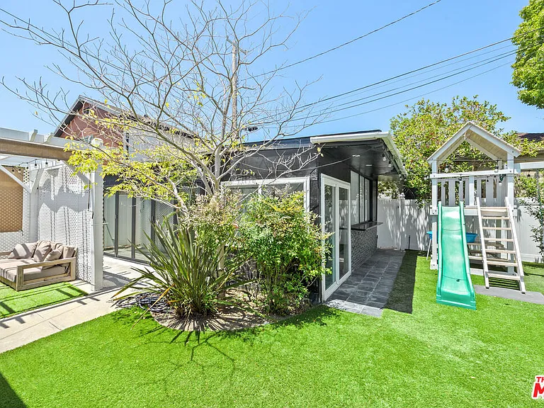 9007 David Ave — Photo 36