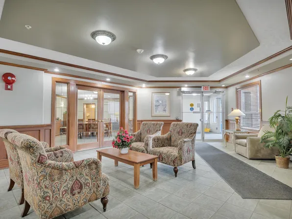 9704 174th St NW #330, Edmonton, AB T5T 6J4