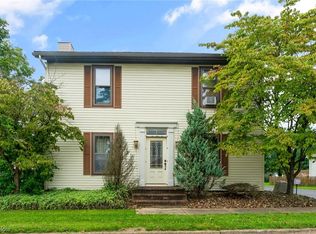 2400 Columbiana Rd, New Springfield, OH 44443