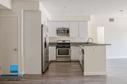 4305 Laurel Canyon Blvd #202A Photo 1