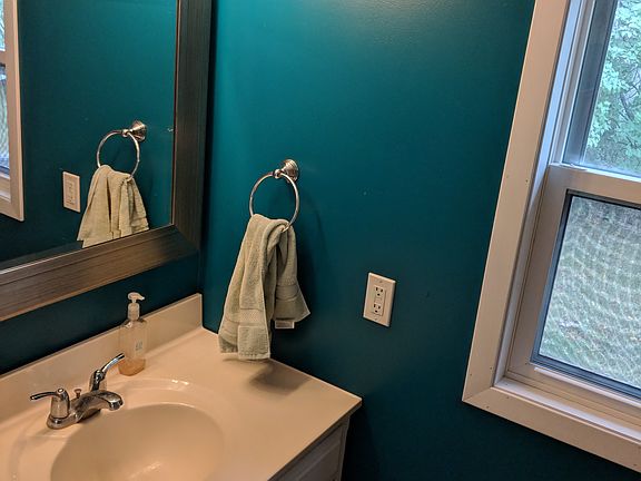 Full Bathroom-Main Floor