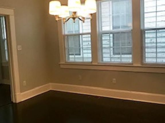 5th image of 425 London St