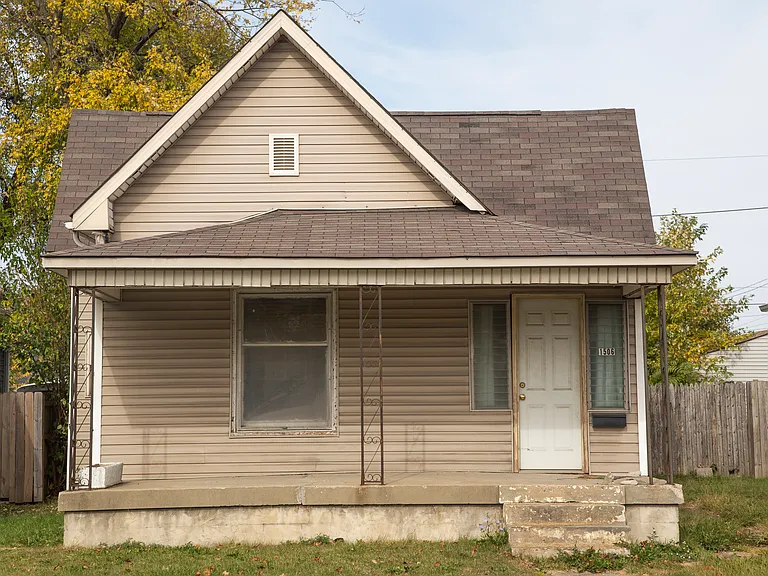 1506 E Raymond St — Photo 1