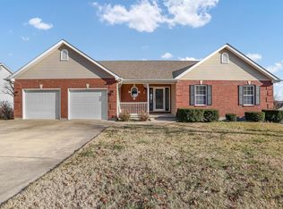 1 Abbey Ridge Dr, Washington, MO 63090