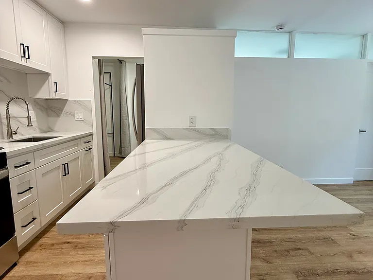 1662 W 2nd St #10 — Photo 4