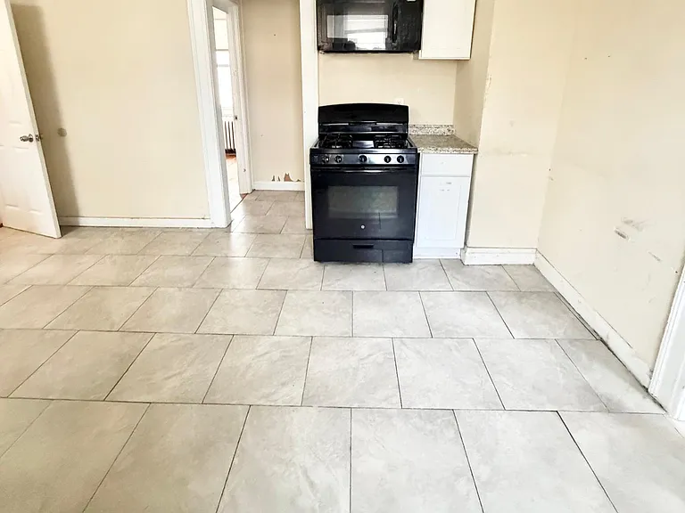 62 Fairfield St #2 — Photo 1