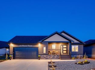 185 Riverwood Cres W, Diamond Valley, AB T1S6C7