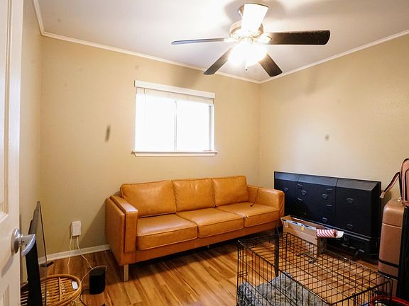 5th image of 2412 La Casa Dr
