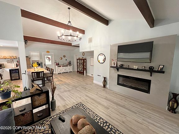 2nd image of 29 Hopi Rd