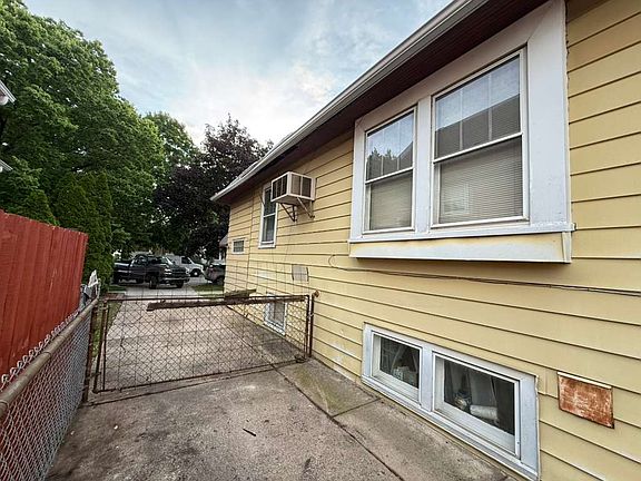 2nd image of 2627 S 60th Ct