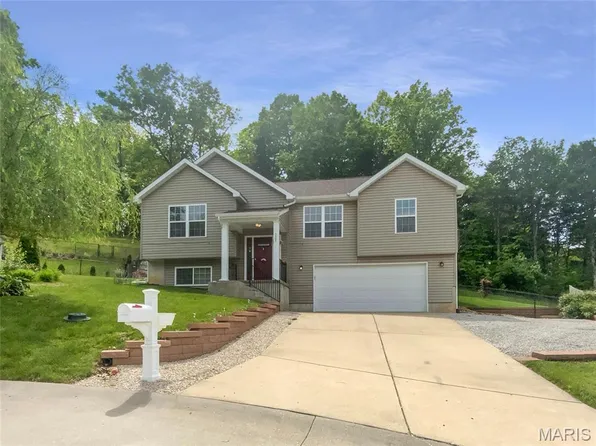 3307 Crosswinds Point, High Ridge, MO 63049