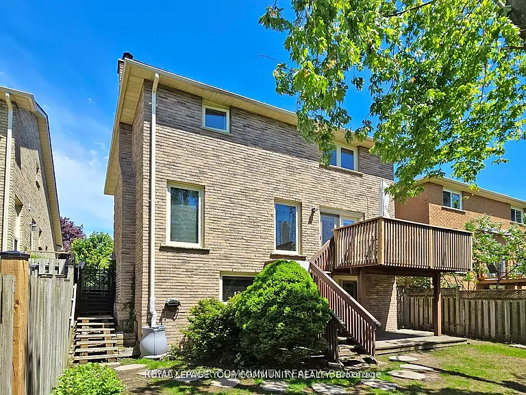 52 Eleanor Cir #LOWER — Photo 38
