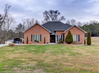 960 Mecca Pike, Tellico Plains, TN 37385