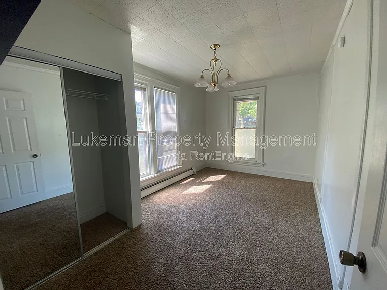 431 W Vine St — Photo 13