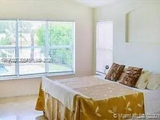 19150 SW 16th St — Photo 4