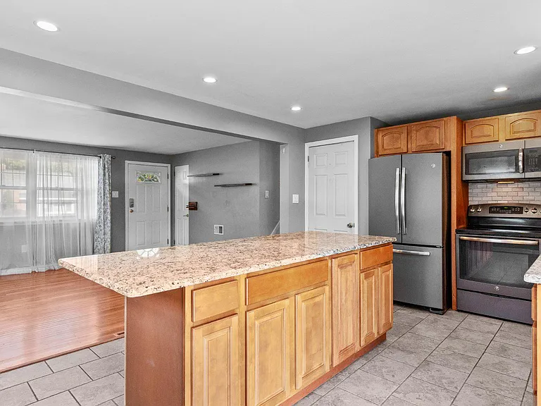 203 Ashwood Way — Photo 9