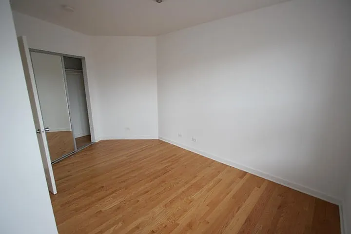 Kenwood Court — Photo 26