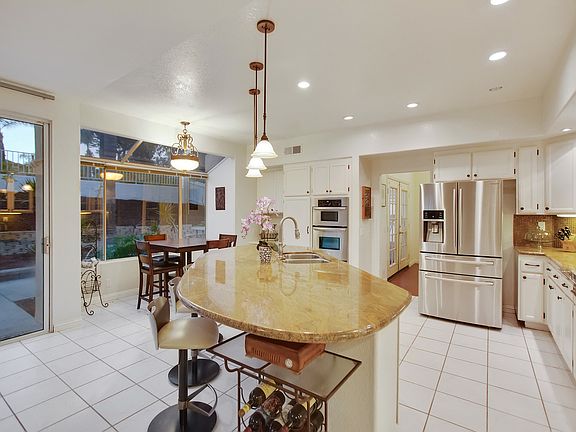 4th image of 5043 Isle Royal Ct