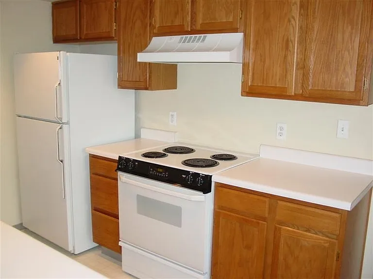1225 W Prospect Rd #P2 — Photo 5